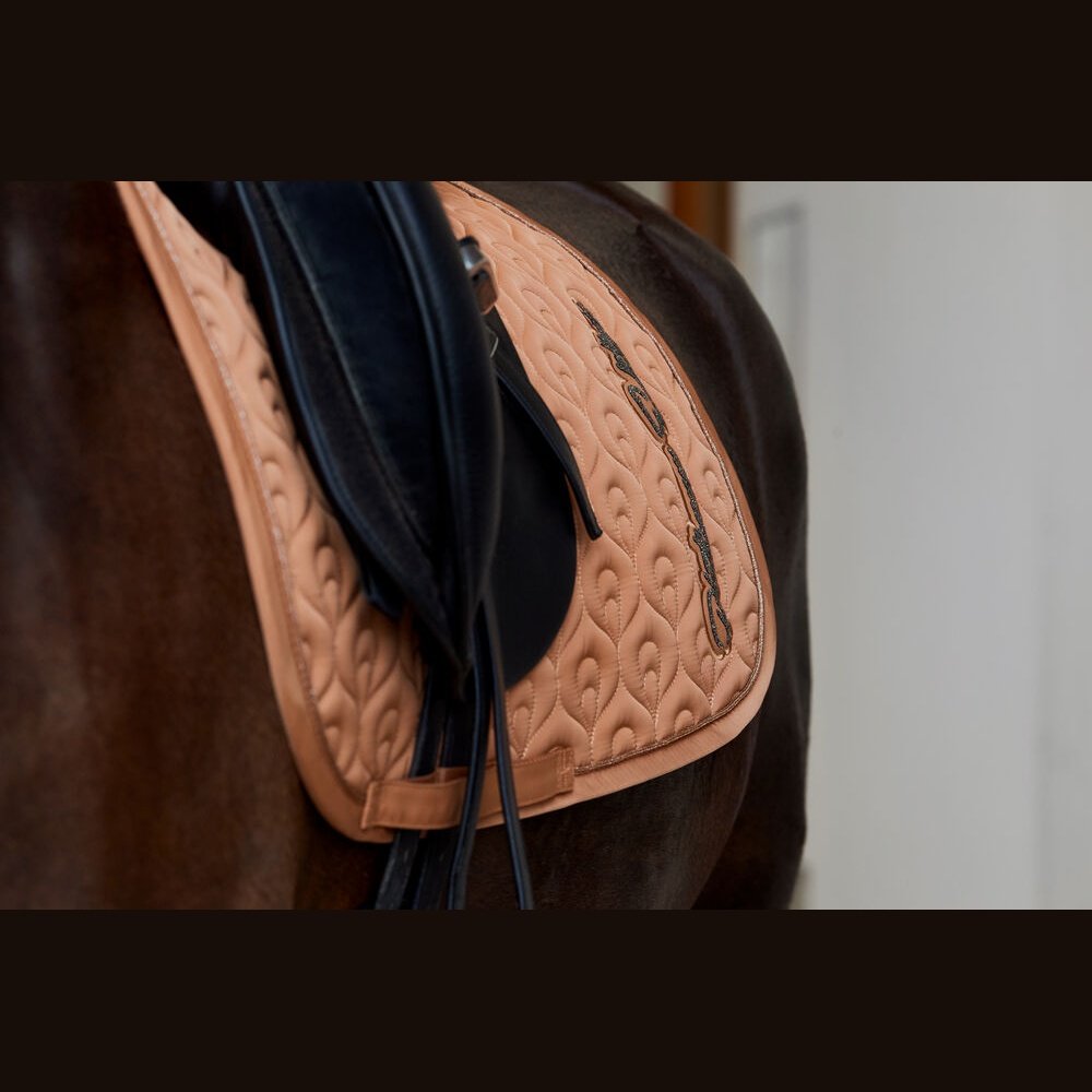 ESKADRON Platinun 23/24 Schabracke Highgloss Peacock cognac bei SP-Reitsport