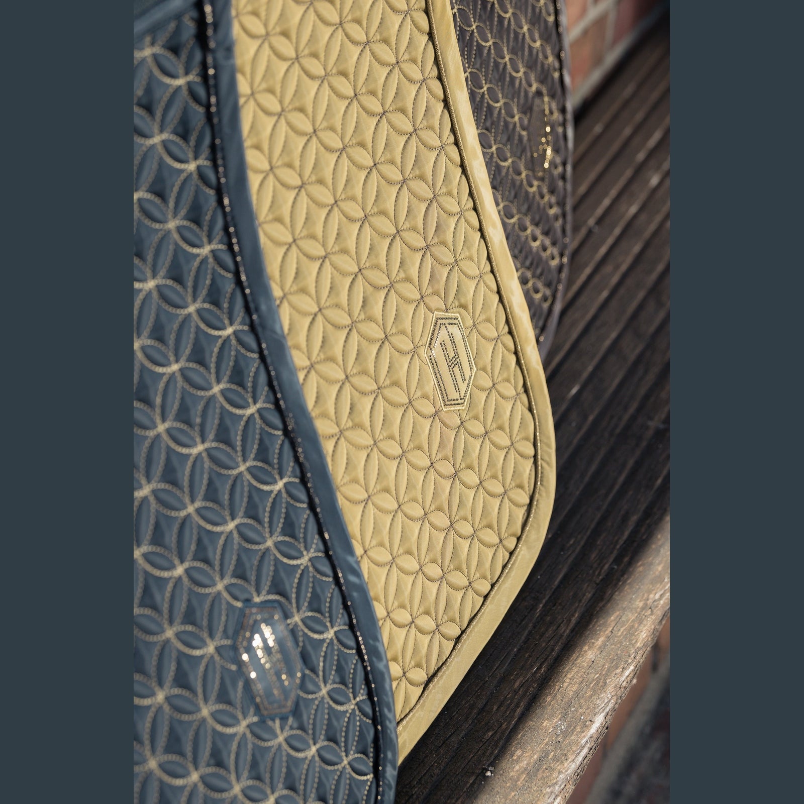 ESKADRON Schabracke HIGHGLOSS CONTRAST Heritage 25/26 cardamoon sp-reitsport