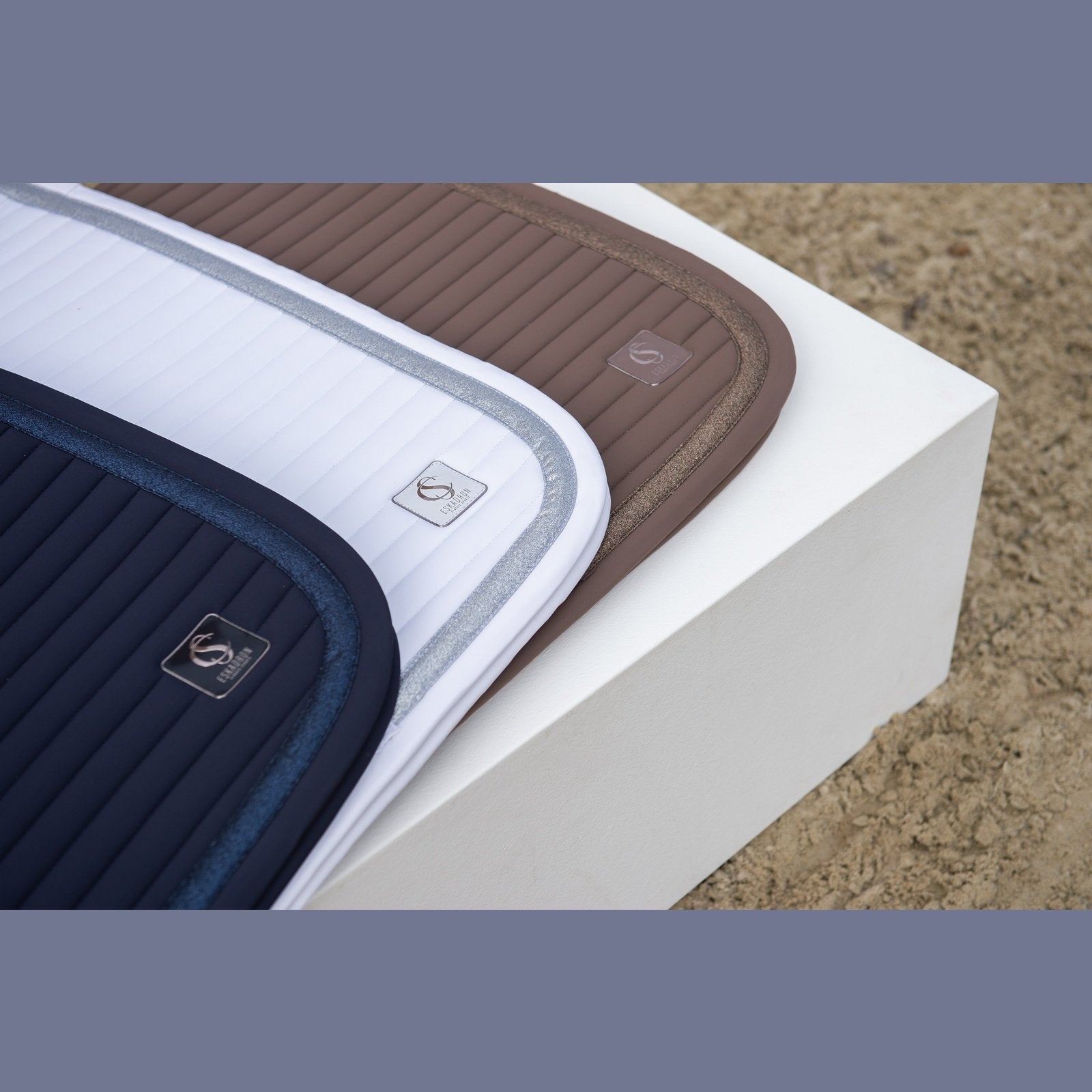 ESKADRON Schabracke Softshell EMBLEM Classic Sports 24 weiß bei SP-Reitsport sp-reitsport