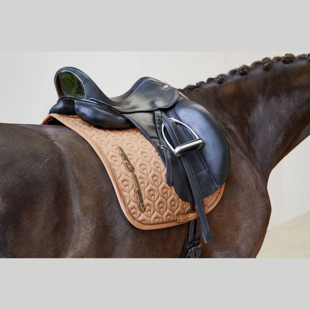 ESKADRON Platinun 23/24 Schabracke Highgloss Peacock cognac bei SP-Reitsport