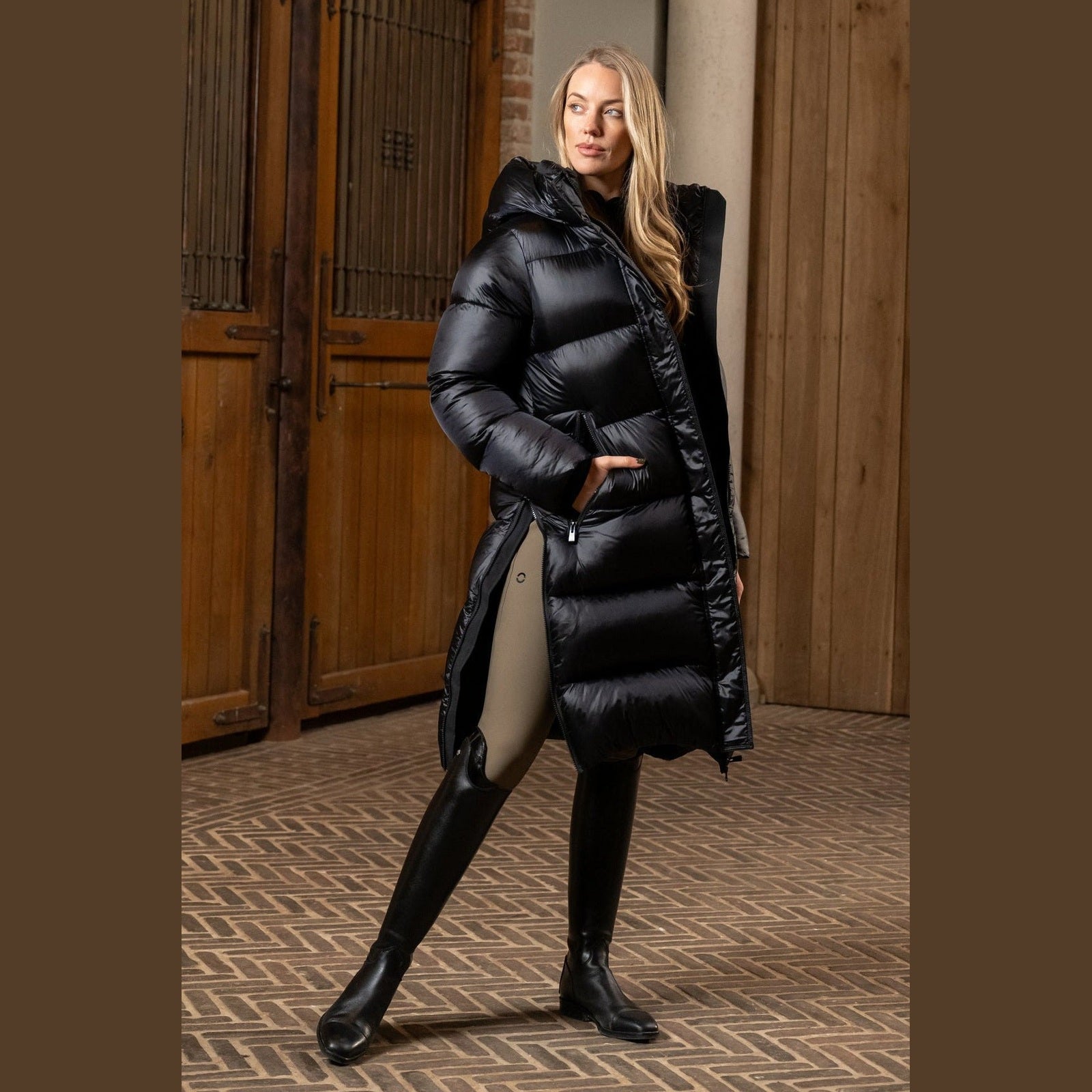 Pikeur langer Stepp-Mantel m. Kapuze Selection H/W 25 black sp-reitsport