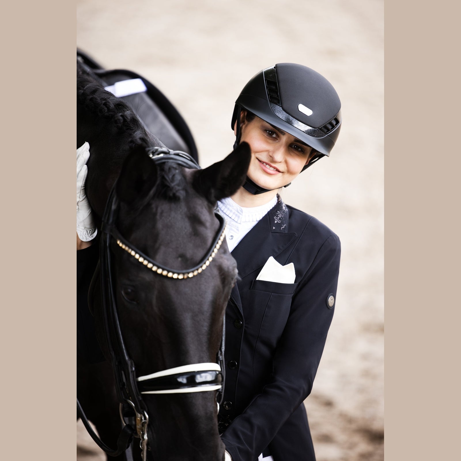 Pikeur AirLuxe Supreme long visor Reithelm