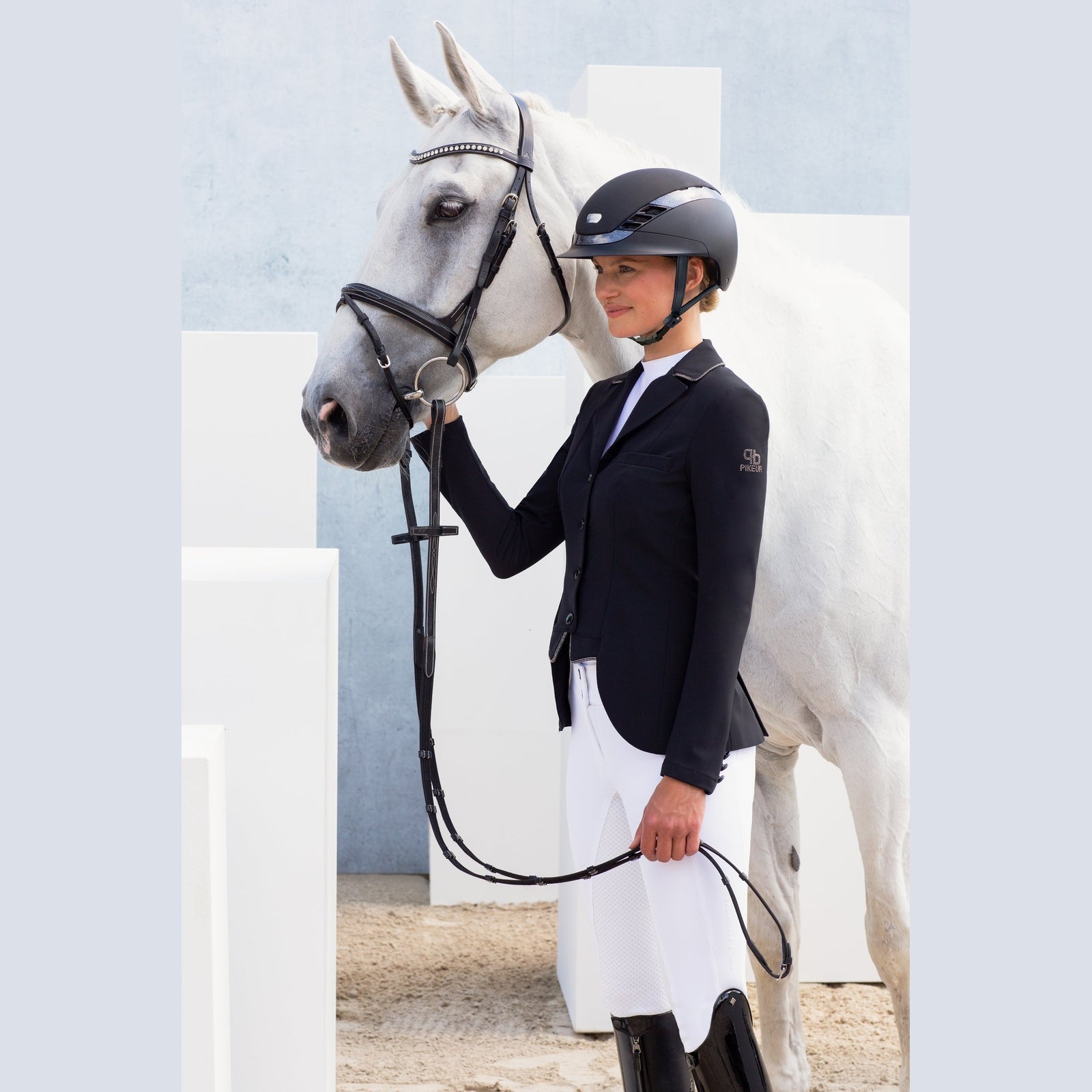 Pikeur AirLuxe Supreme long visor Reithelm
